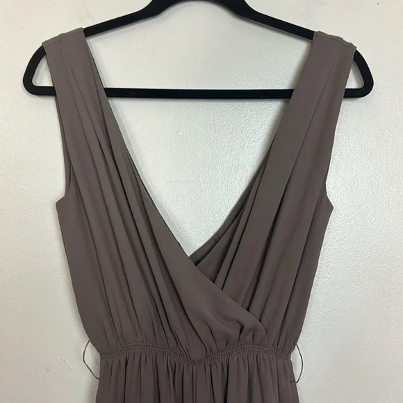 Aritzia Babaton Maximillian Wide Leg V-Neck Culotte Jumpsuit in Taupe - Picture 5 of 12